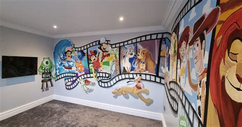 Disney movie reel mural | Disney room decor, Disney bedrooms, Disney ...