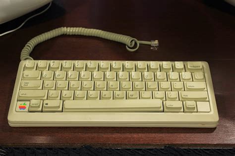 Apple Prototype Keyboard (for Macintosh 128k) • deskthority