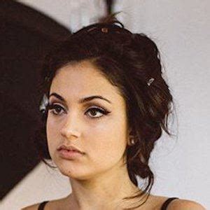 Inanna Sarkis - Age, Family, Bio | Famous Birthdays