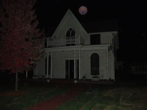 SEEKING PSYCHICS AND MOST ANYTHING PARANORMAL: ORBS IN HAUNTED ATCHISON ...