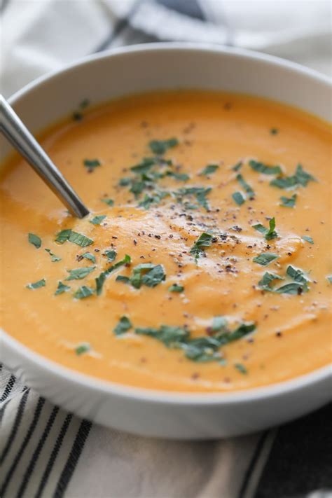 Easiest Creamy Carrot Soup - Lauren's Latest