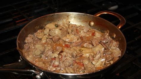 Chicken Gizzards-N-Gravy Recipe | Yummly | Recipe | Chicken livers ...