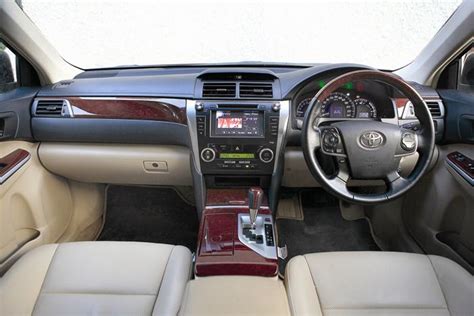 Latest cars: Review and Test Drive of new Toyota Camry all features ...