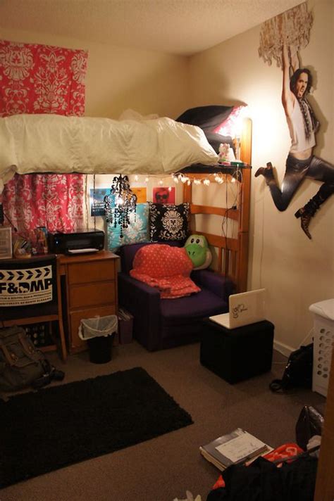 11 Tips To Save Space In The University of Alabama Dorms - Society19