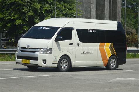 Toyota HiAce Passenger Bus editorial photo. Image of deli - 266452486