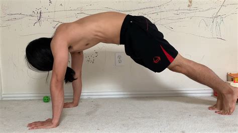 Any advice on my pike push up form? : r/Calisthenic