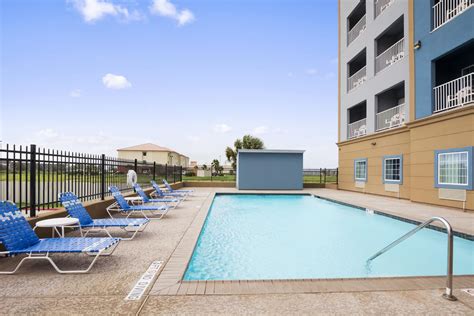 Days Inn & Suites by Wyndham Galveston West/Seawall | Galveston, TX Hotels