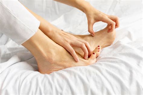 Itchy feet during pregnancy - causes, symptoms and treatment - Gudstory ...