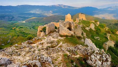 Rocca Calascio: the mysterious castle - Information Blog Regarding Travel