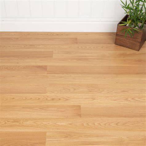 Castello Light Oak Laminate Flooring - AC4 - 8mm - 2.22m2 5056204779414 ...