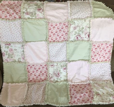 Deerecountry Quilts : Shabby Chic Roses Rag Quilt