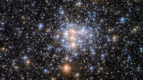 Hubble Space Telescope captures exquisite view of nearby star cluster ...