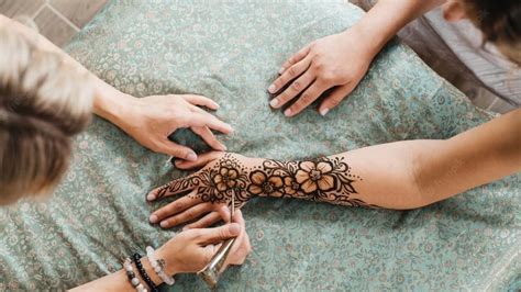 30 Beautiful Henna Tattoo Design Ideas & Meaning - The Trend Spotter