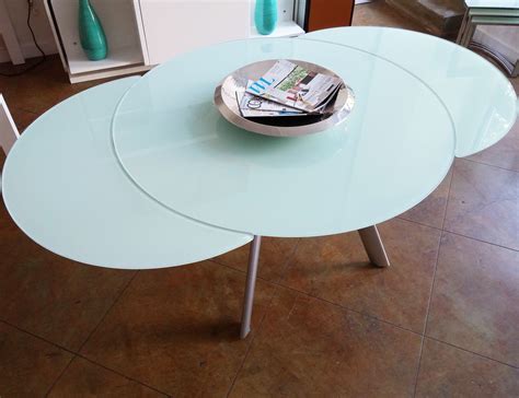 Round Expandable Dining Room Tables