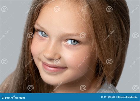 Girl Blue Eyes Brown Hair - Premium Photo Beautiful Little Girl With ...