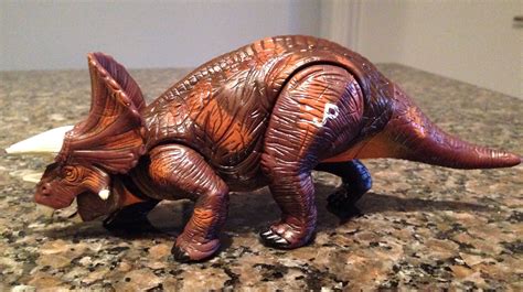 Triceratops (Jurassic Park: Dinosaurs by Kenner) | Dinosaur Toy Blog