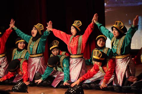 12 Tari Tarian Tradisional Yang Mudah Dihafal & Dipelajari - senpoli.com