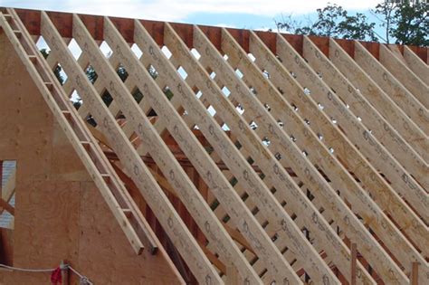 Ridge board or ridge beam? Which one does my roof need? :: Weyerhaeuser