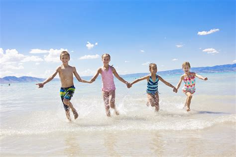 Using Sunscreen During Childhood Decreases Melanoma Risk In Adulthood ...