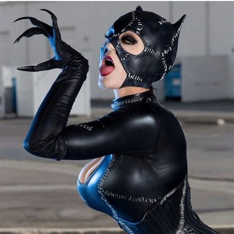 Dangerous catwoman Cosplay - 9GAG