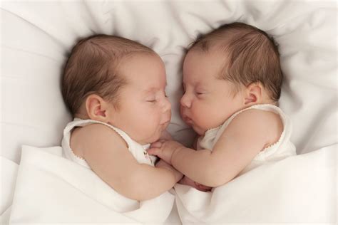 Twin Babies Sleeping - 23 photos which are simply visual sugar cubes ...