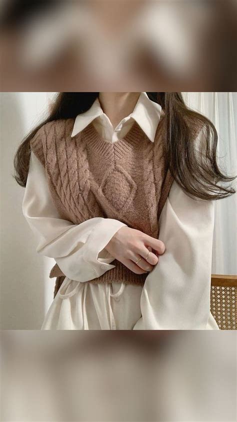 Neutral color brown outfit fashion designer casual outfit winter outfit ...