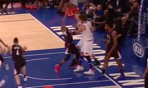 Robin Lopez ejected after smacking Chris Paul in face (Video)