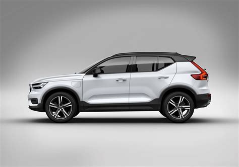 New Volvo XC40 T5 PHEV Offers 28 Miles of EV Range - Motor Illustrated