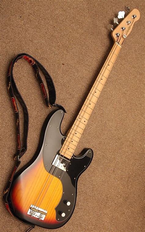 Squier Vintage Modified Precision Bass – Telegraph