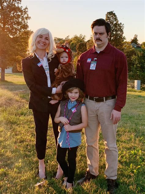 Parks and Rec Family Halloween Costumes | Funny couple halloween ...