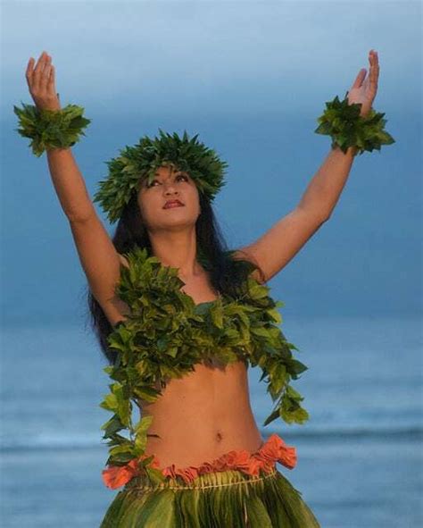 The Hawaiian Hula Dance: 10 facts you may not already know - Go Visit ...