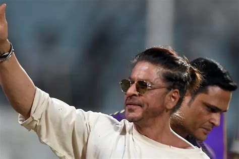 Shah Rukh Khan In A Ponytail Has Never Looked More Jawan