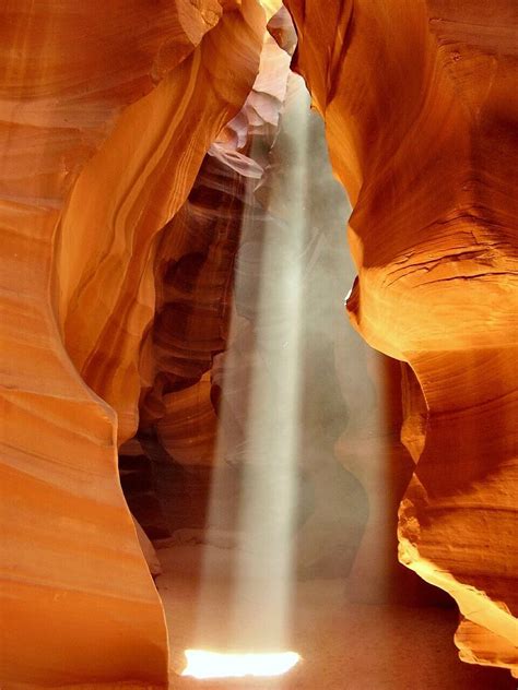 Upper Antelope Canyon - Traveling Pari