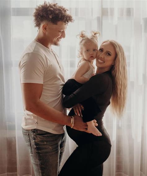 Brittany Mahomes Poses with Daughter in Sweet Baby Bump Shoot: 'Your ...