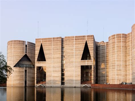 The Architecture of Louis Kahn - 5 Works by the Master of Geometry