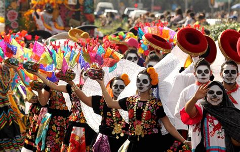 Desfile del día de los muertos en la CDMX una tradición que impuso ...