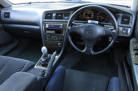 最高のコレクション toyota chaser tourer v interior 225158