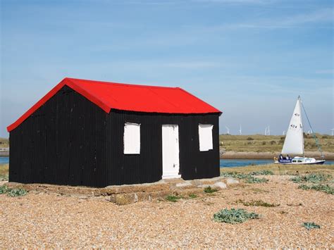 Sun, sea and lifeboats - The Hiker