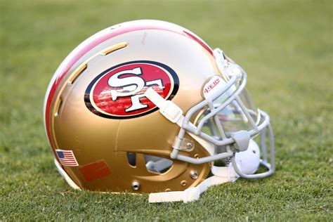 49ers Star Takes Pay Cut Amid Retirement Speculation - The Spun