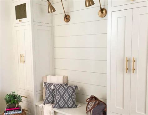 Wallplanks Classic Peel & Stick Wood Shiplap – White