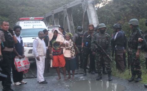 West Papua Liberation Army destroys digger in renewed violence | RNZ News