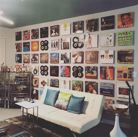 Vinyl Record Tribute Wall | Vinyl room, Record wall decor, Home music rooms