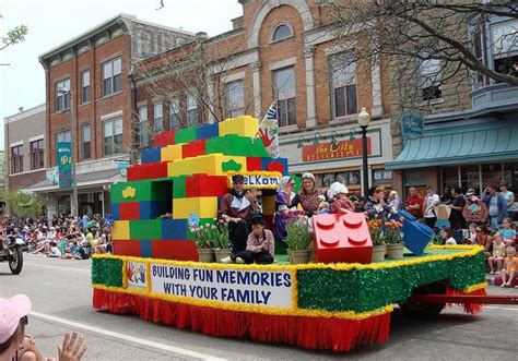 Lego Float | Parade float diy, Summer parade floats, Christmas parade ...