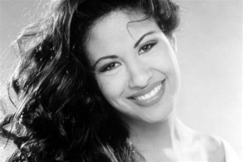 Selena Quintanilla's Life and Career in Photos