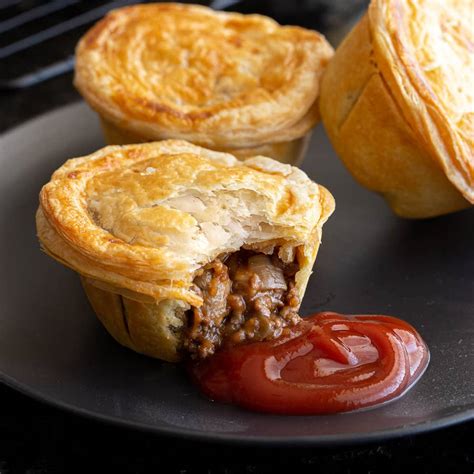 Australian Beef Party Pies (Mini Meat Pies) | Wandercooks