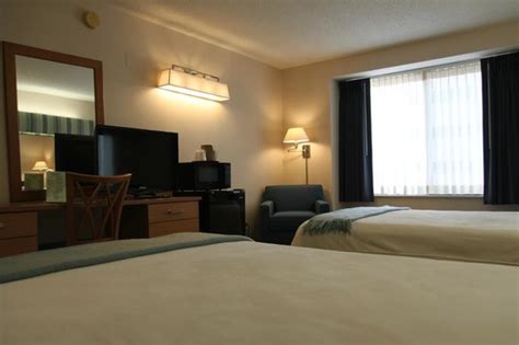 Brentwood Inn and Suites $118 ($̶1̶3̶1̶) - UPDATED 2018 Prices & Hotel ...