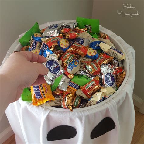 20++ Halloween Candy Bowl - HOMYHOMEE