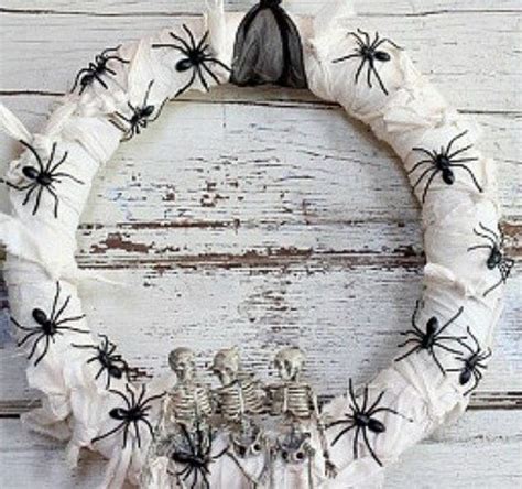 28 Best Halloween Wreaths to Make - FeltMagnet