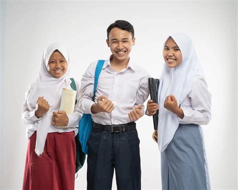 Inilah Aturan Seragam Sekolah Indonesia dari SD Sampai SMA | Toko Kain ...