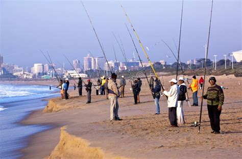 Many People Fishing On Blue Lagoon Beach Editorial Photo - Image: 42169876